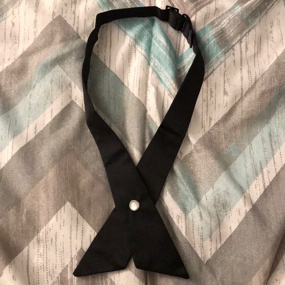 Black Suit ascot